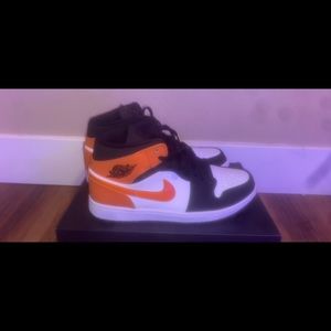 Jordan 1 shattered backboard mid